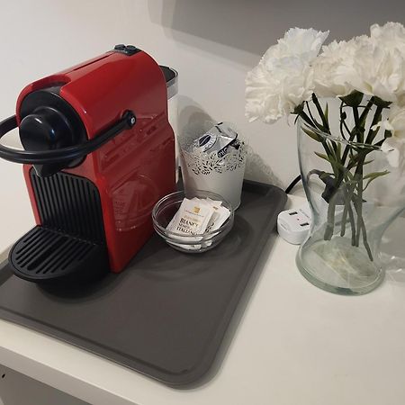 Appartamento Di Fronte All'Ospedale Modène Extérieur photo