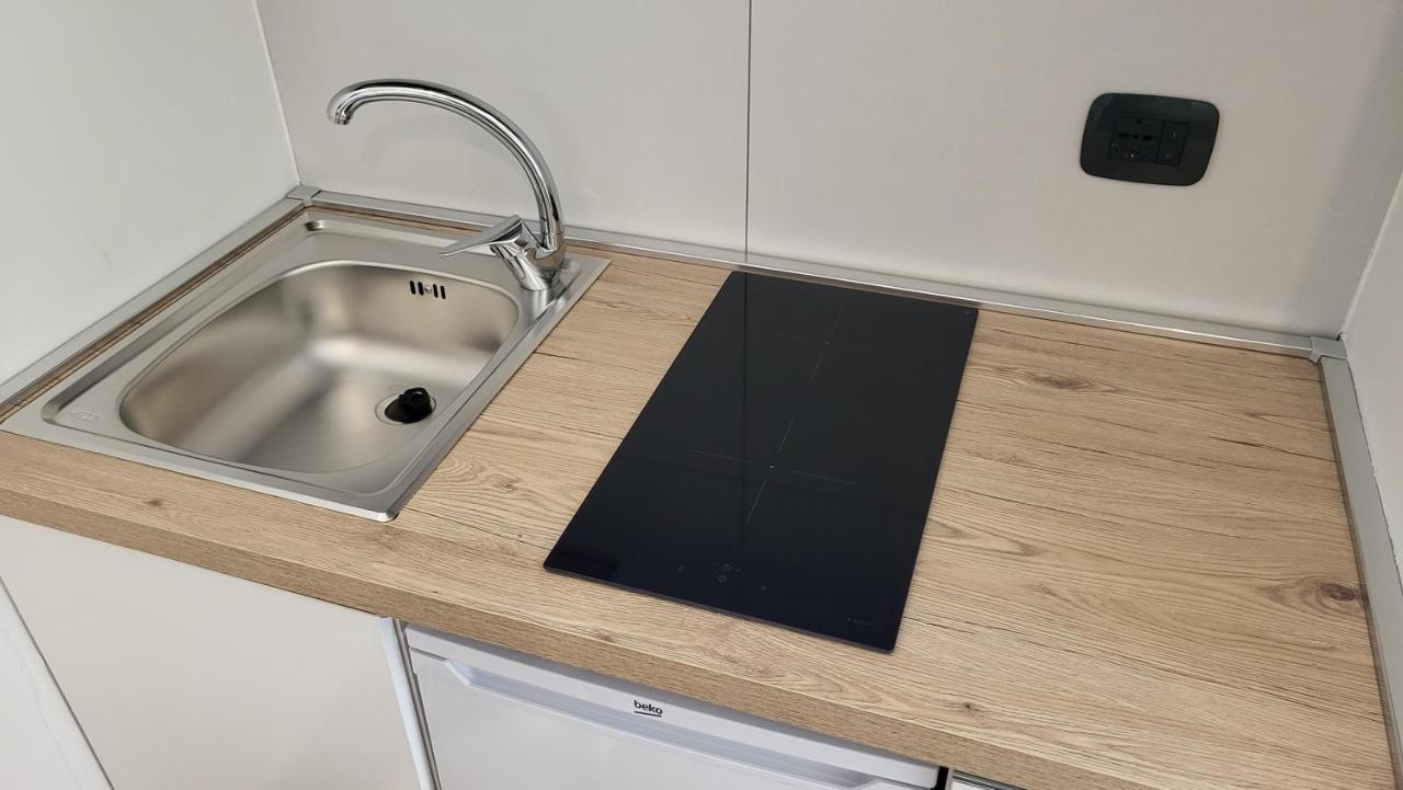 Appartamento Di Fronte All'Ospedale Modène Extérieur photo